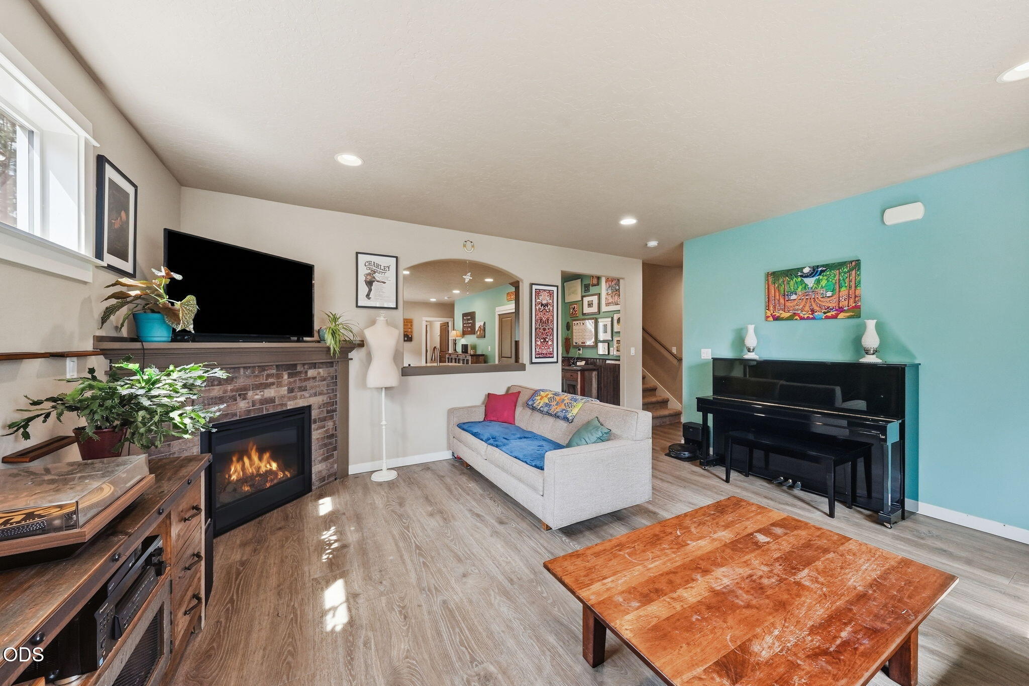 681 N Meadow Lane