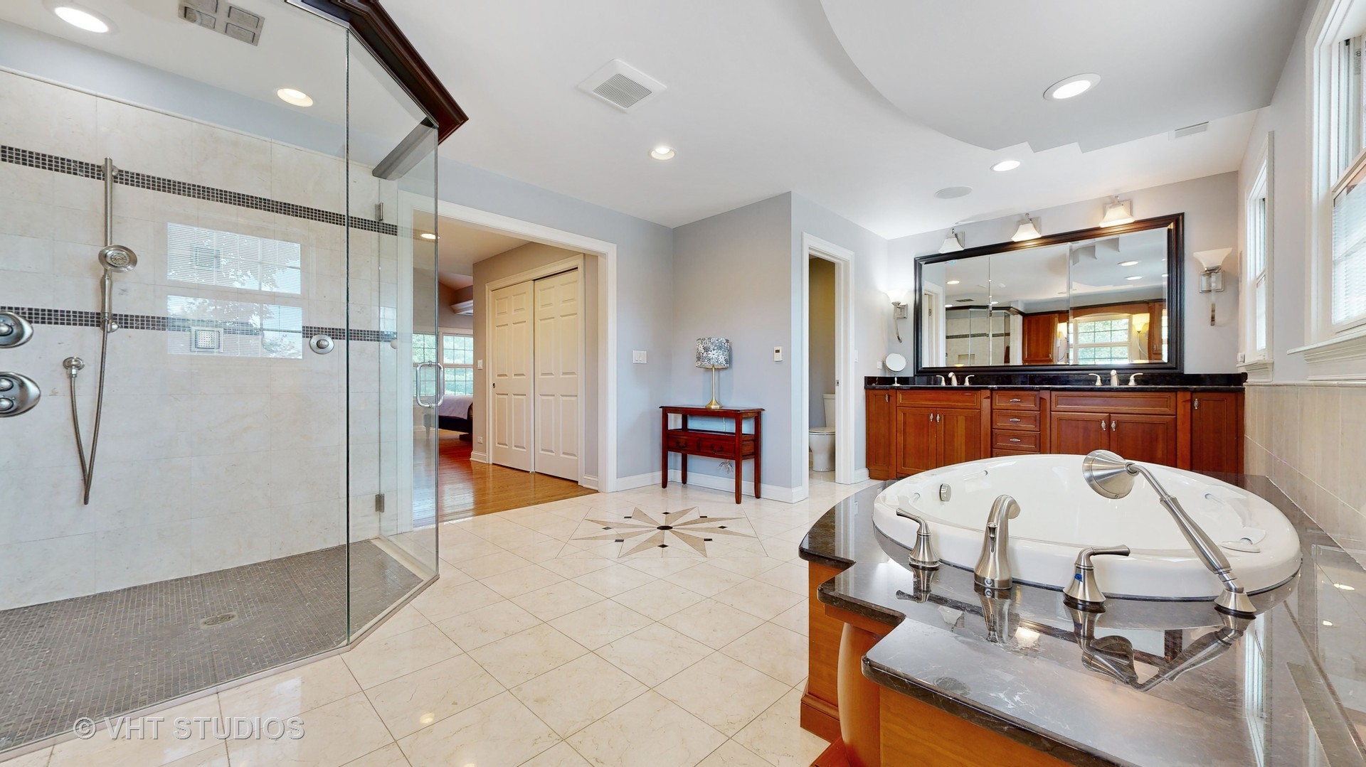 1220 N Kennicott Boulevard