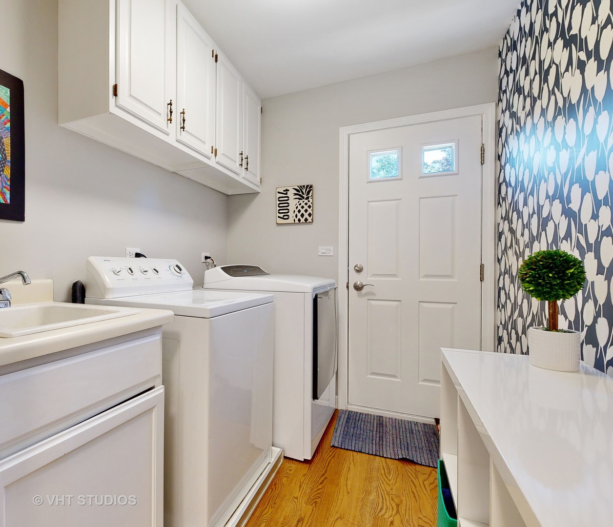 1220 N Kennicott Boulevard