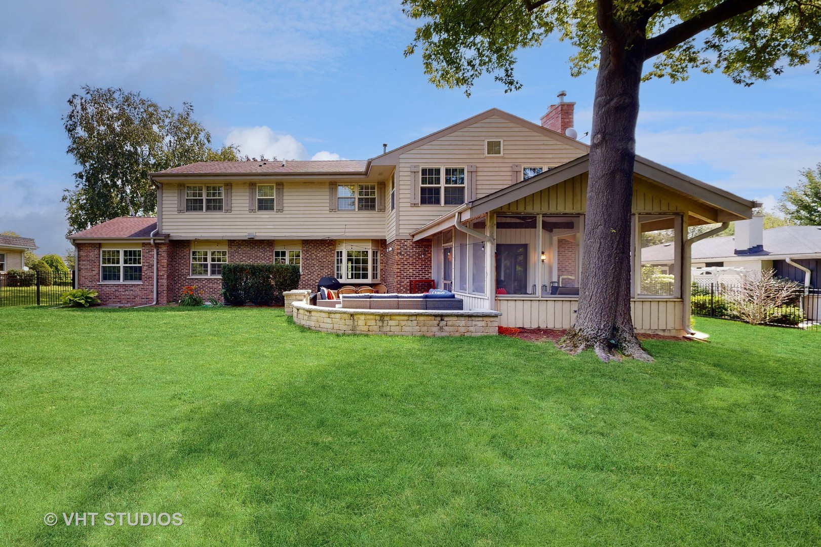 1220 N Kennicott Boulevard