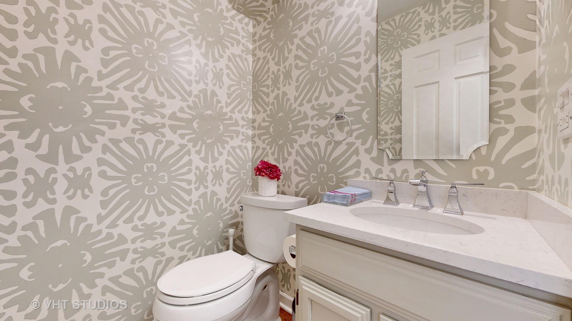 1220 N Kennicott Boulevard