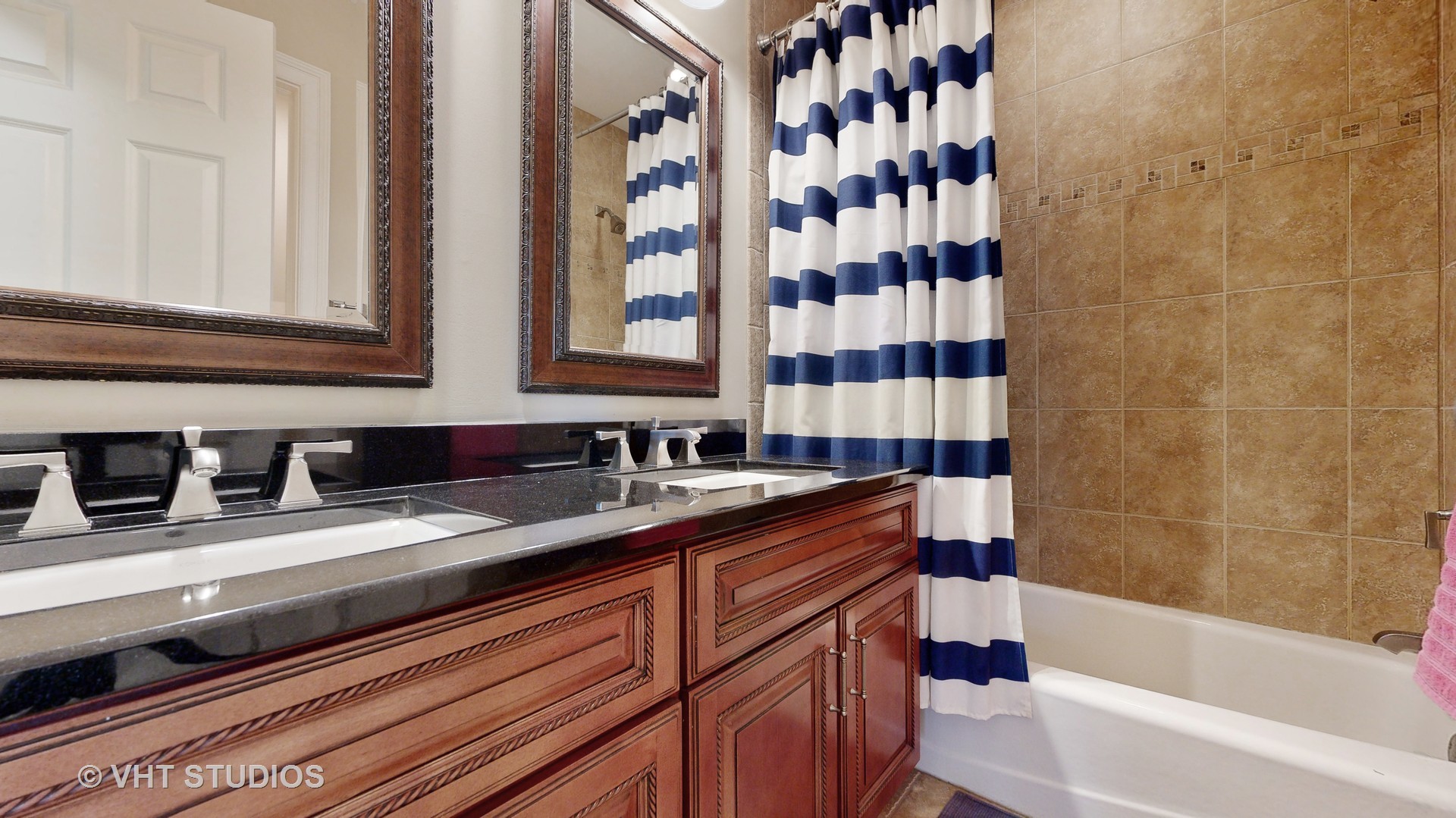 1220 N Kennicott Boulevard