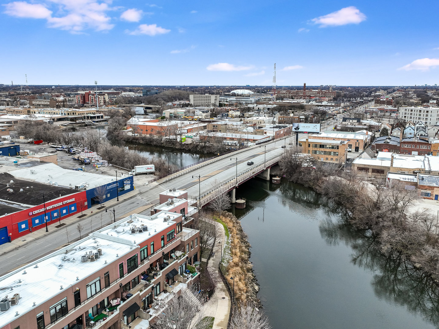 2911 N Western Avenue Unit: 113