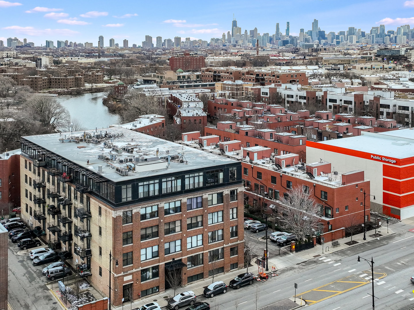 2911 N Western Avenue Unit: 113