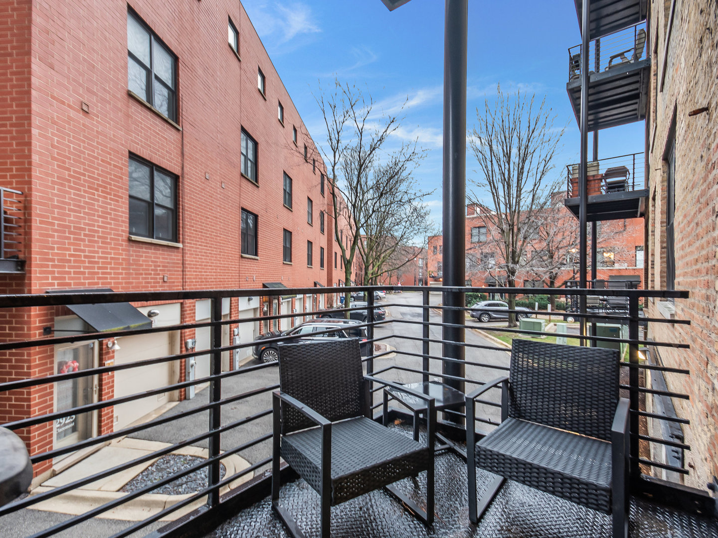 2911 N Western Avenue Unit: 113