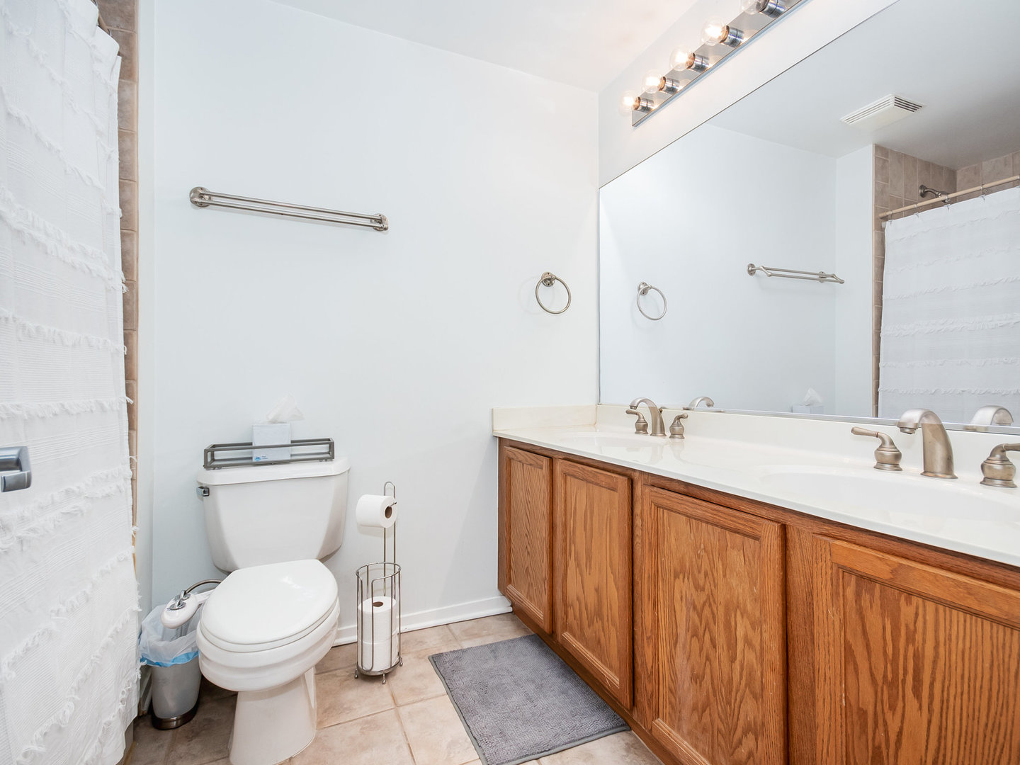 2911 N Western Avenue Unit: 113
