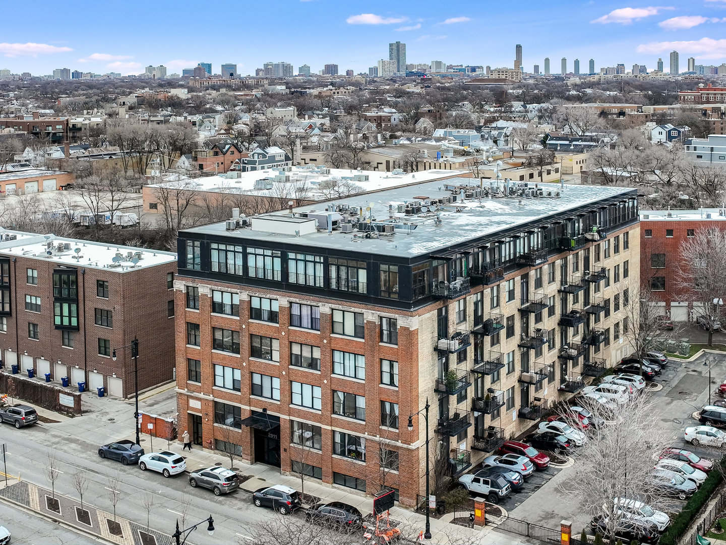 2911 N Western Avenue Unit: 113