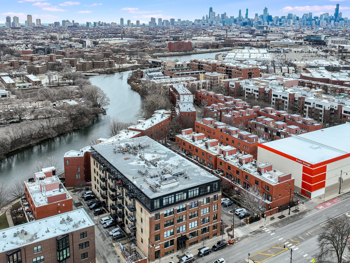 2911 N Western Avenue Unit: 113