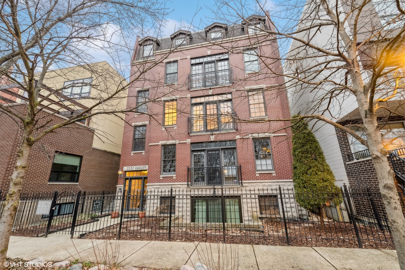 2237 N Oakley Avenue Unit: 2