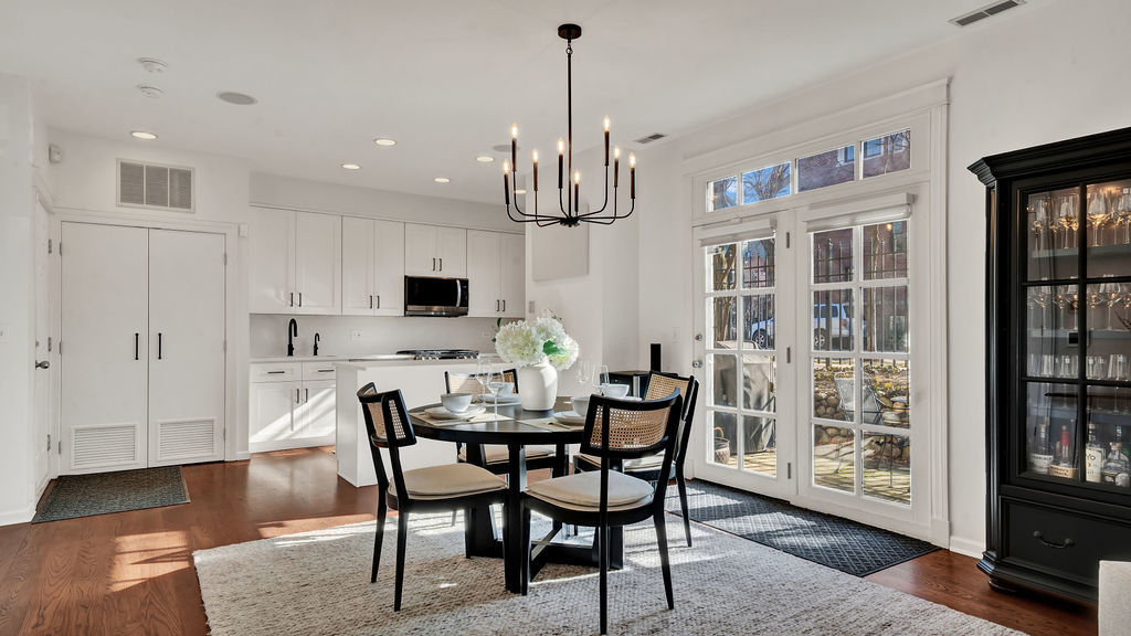 2500 N Seminary Avenue Unit: 1W