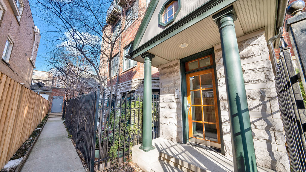 2500 N Seminary Avenue Unit: 1W