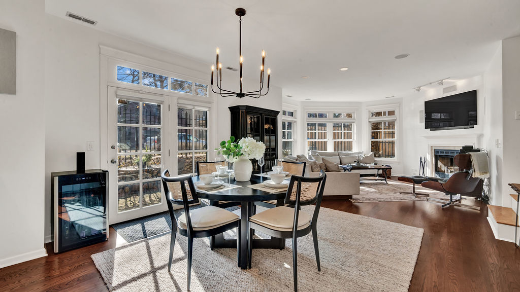 2500 N Seminary Avenue Unit: 1W