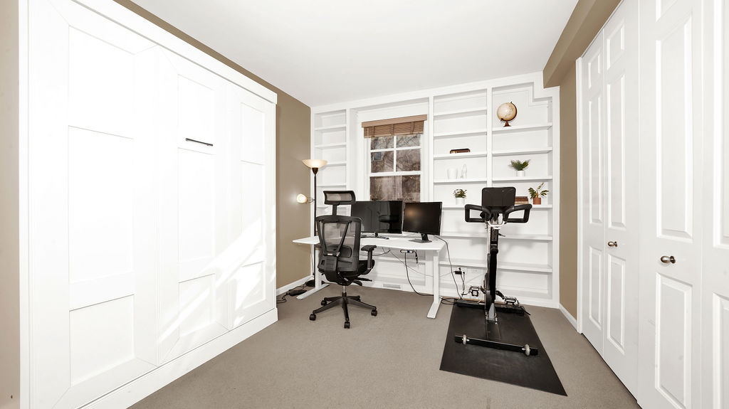 2500 N Seminary Avenue Unit: 1W