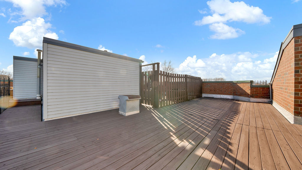 2500 N Seminary Avenue Unit: 1W