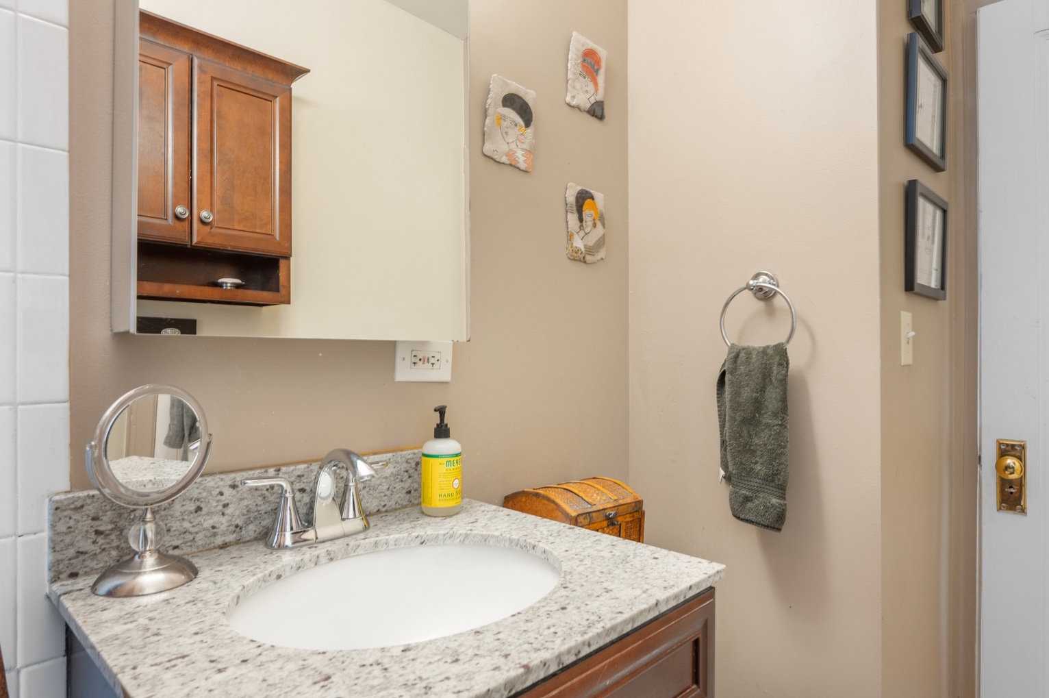 2501 N Washtenaw Avenue Unit: 1
