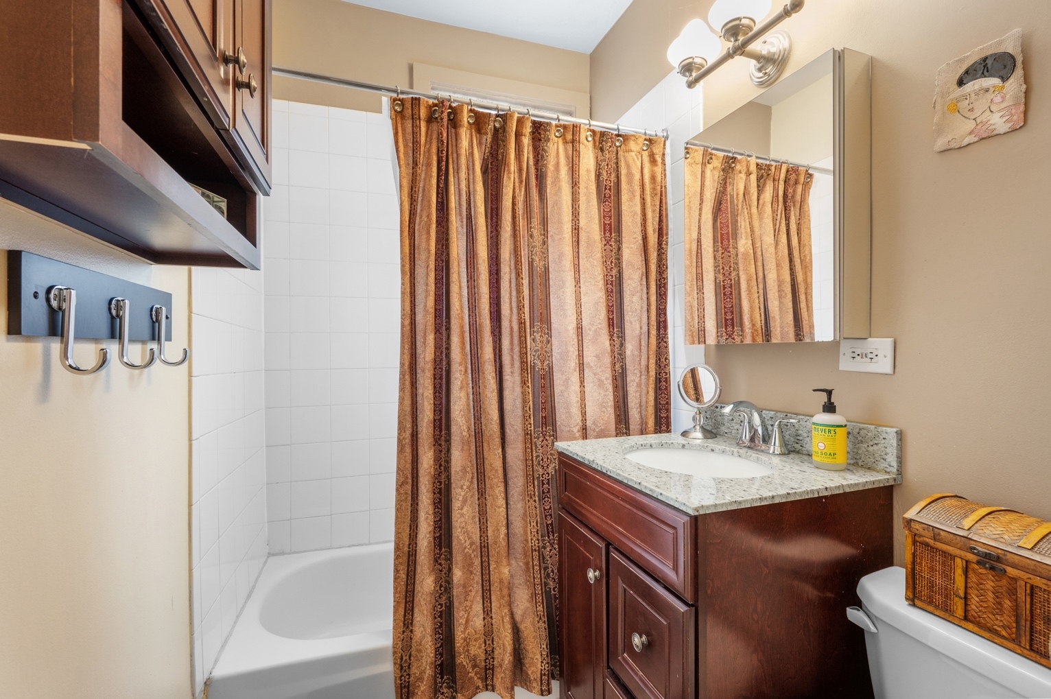 2501 N Washtenaw Avenue Unit: 1