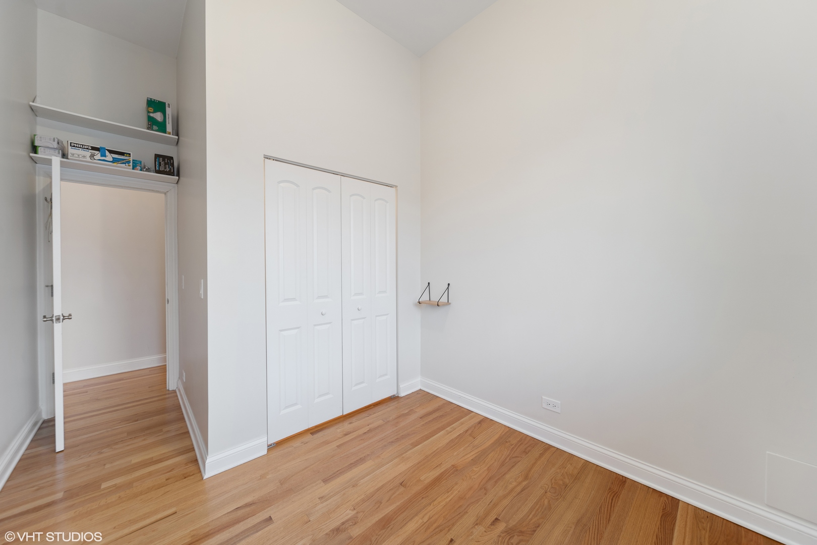 2038 W IOWA Street Unit: 3E