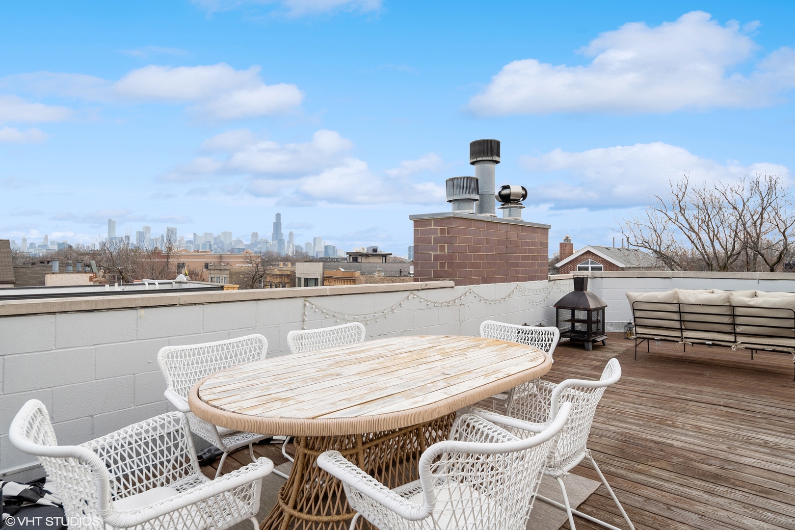 2038 W IOWA Street Unit: 3E