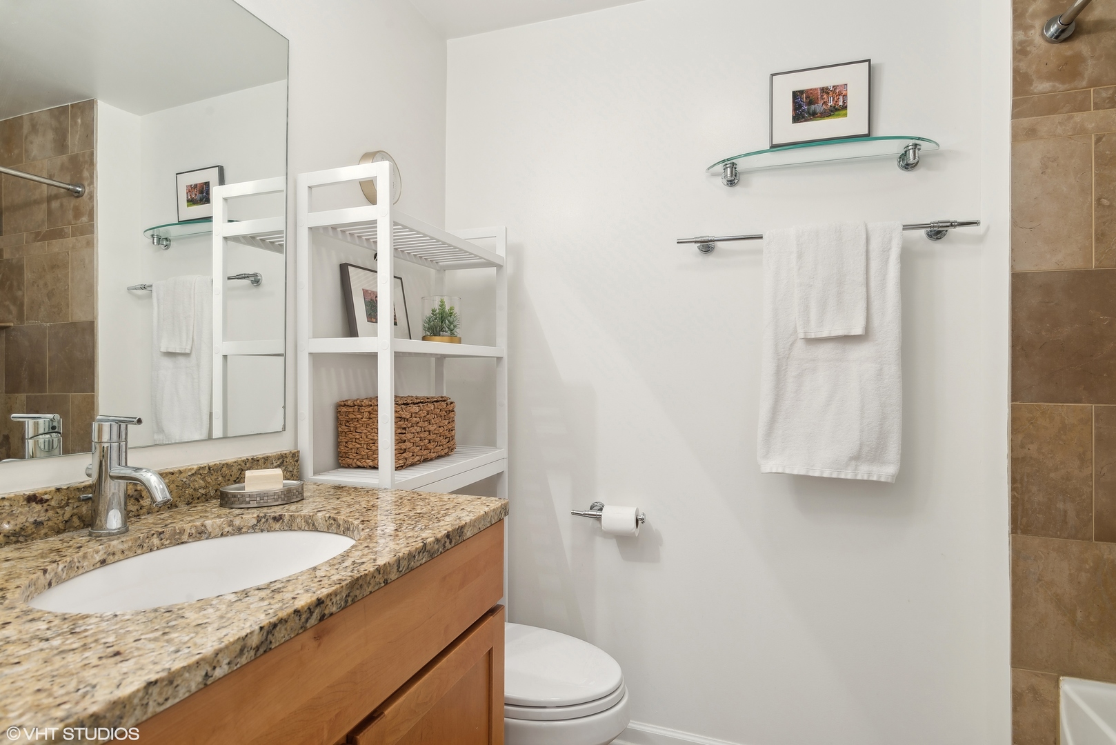 2942 W Belle Plaine Avenue Unit: 3E