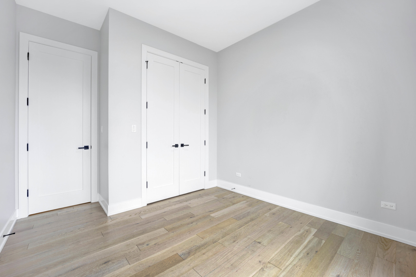 2034 N Avondale Avenue Unit: 2E