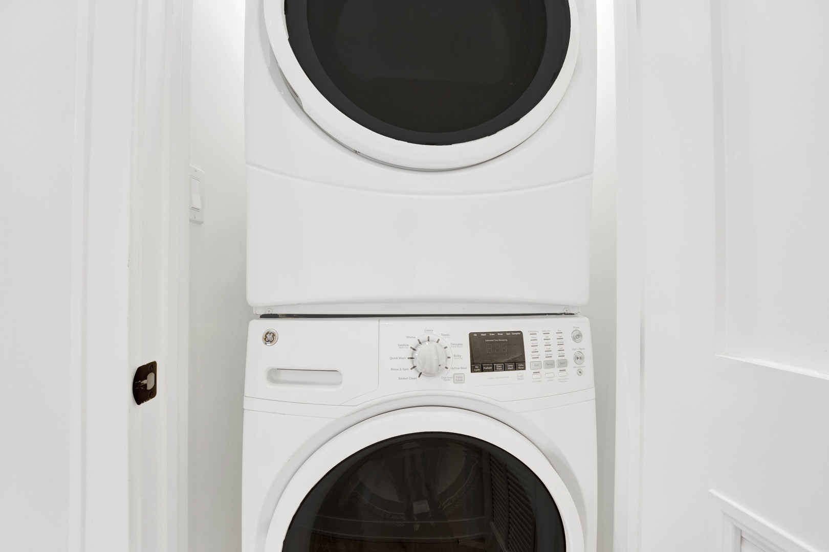 2034 N Avondale Avenue Unit: 2E