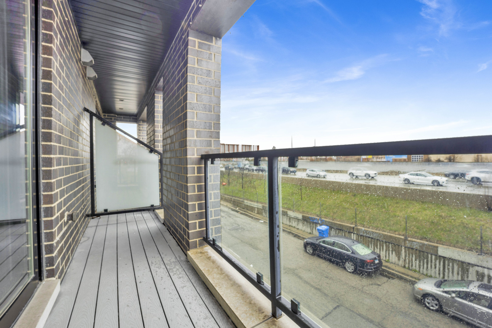 2034 N Avondale Avenue Unit: 2E