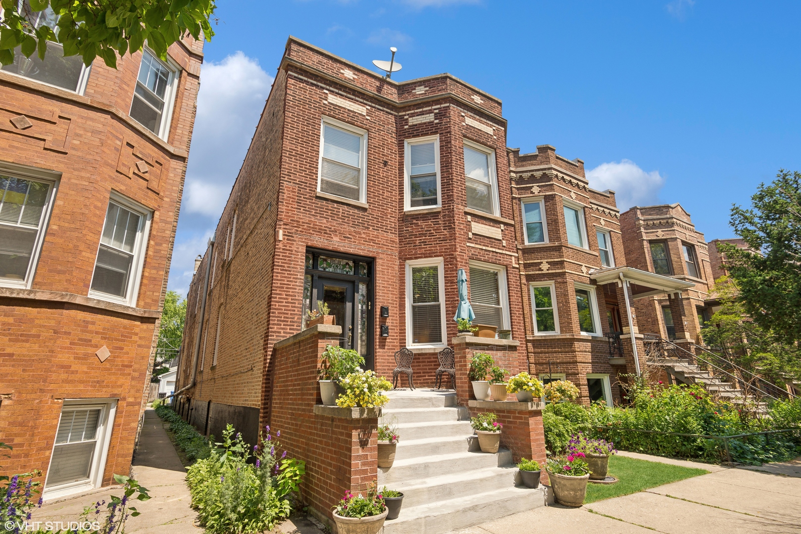 2130 W Iowa Street