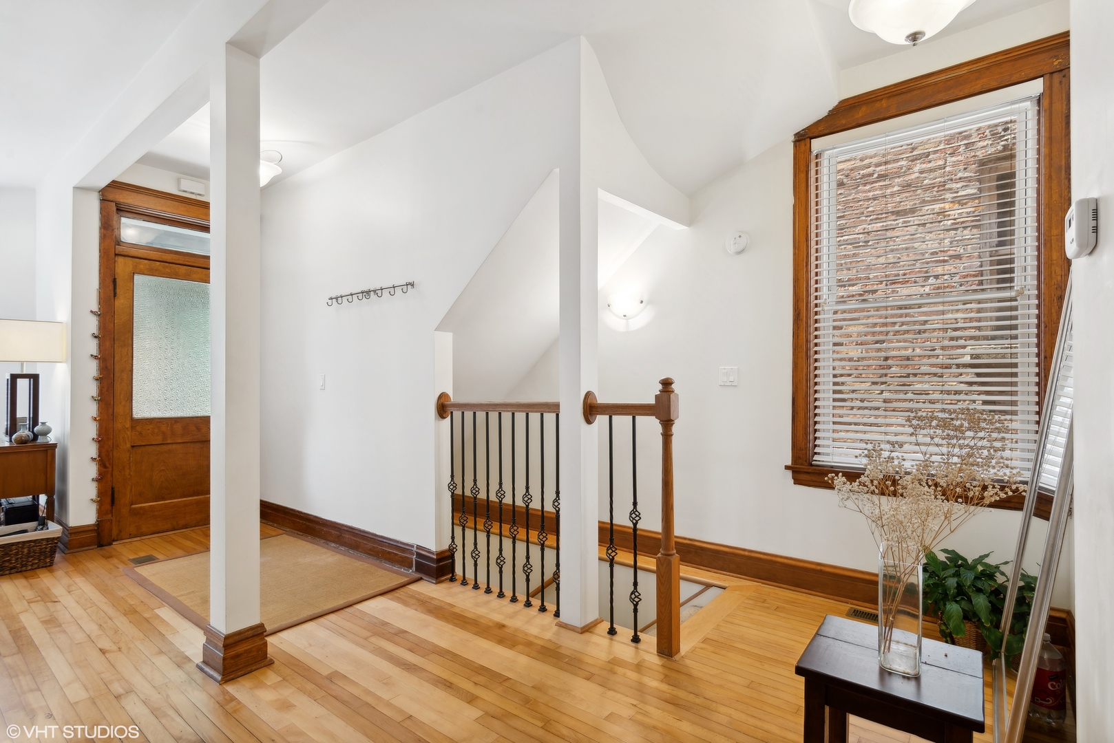 2130 W Iowa Street
