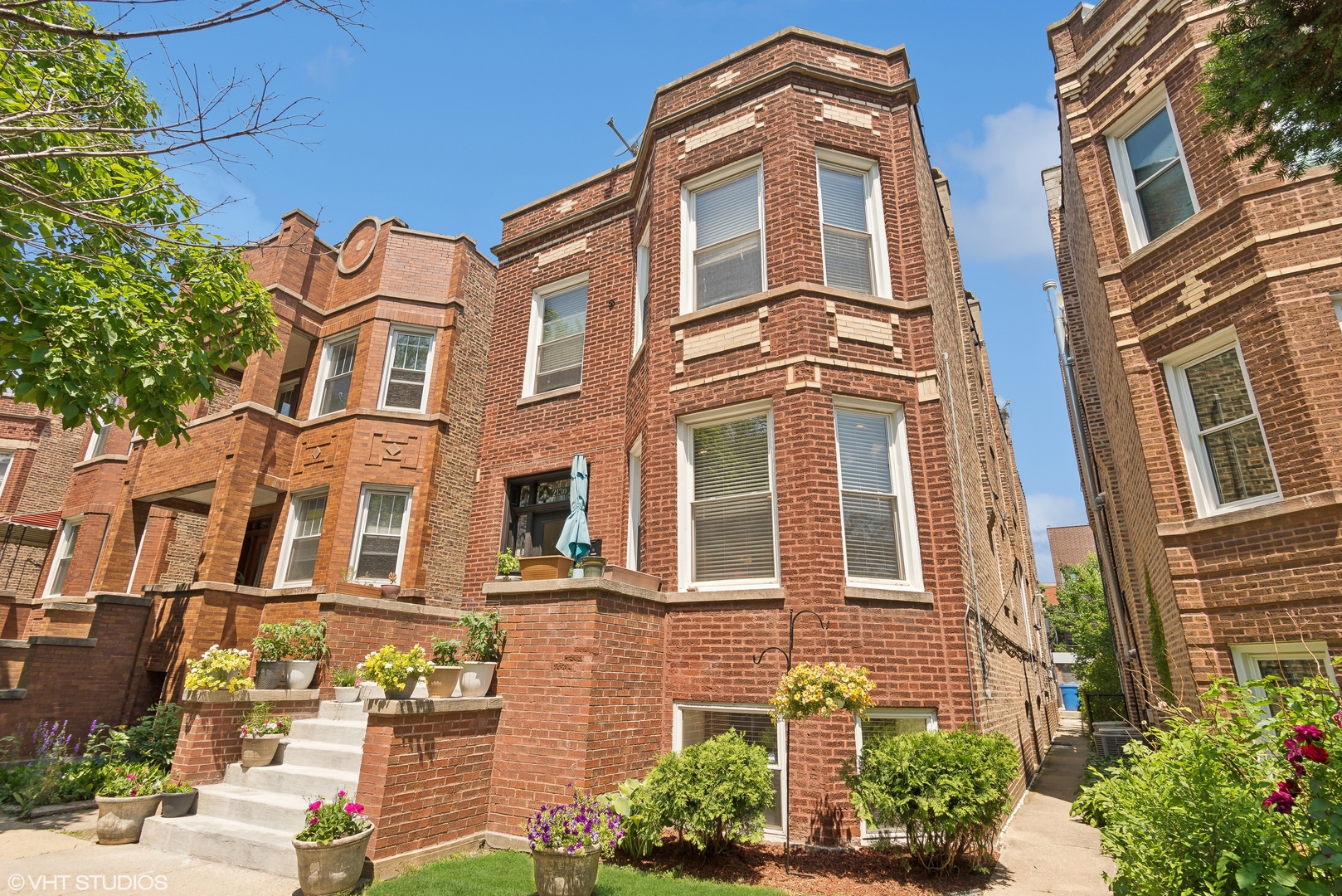 2130 W Iowa Street
