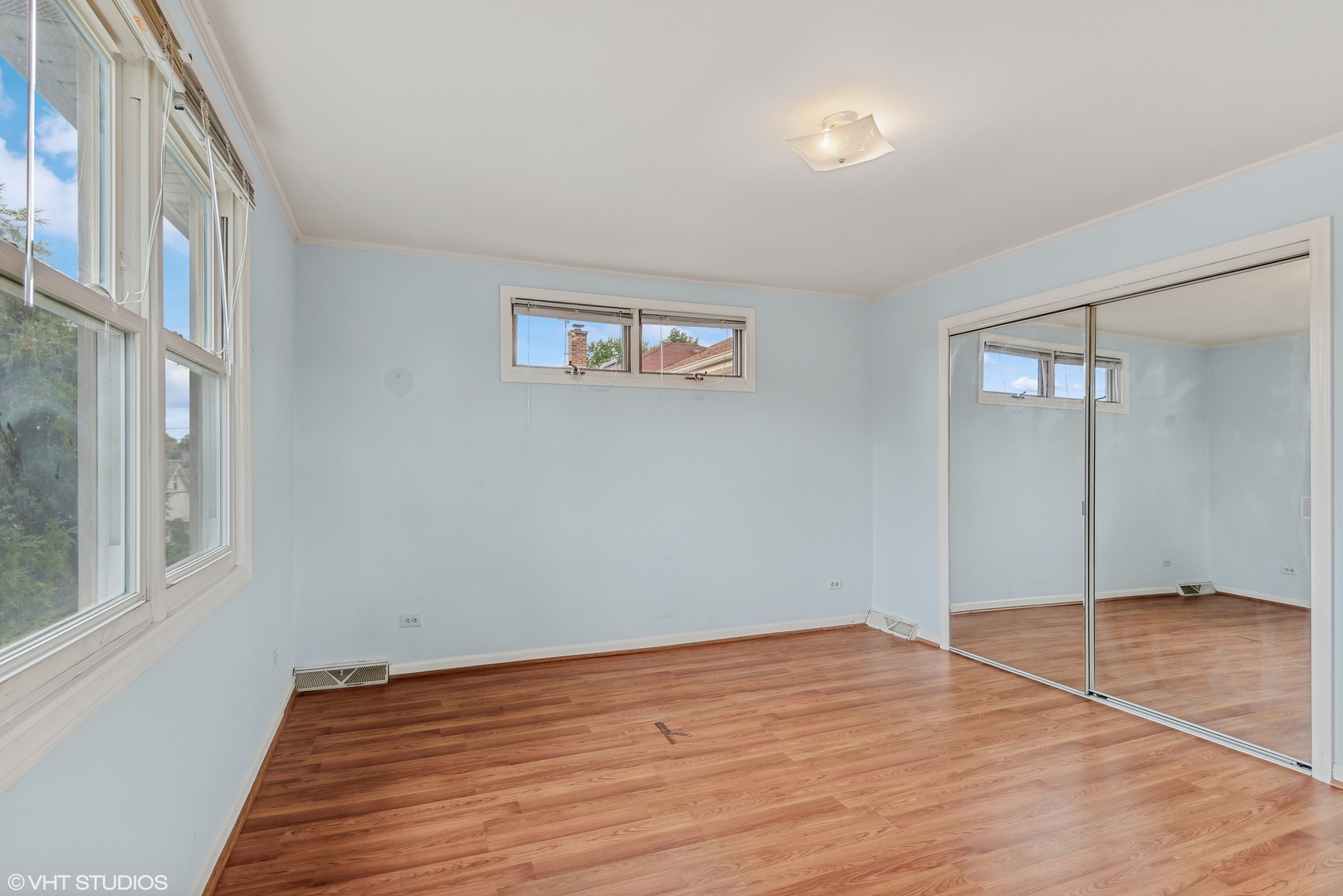 5705 W Pensacola Avenue