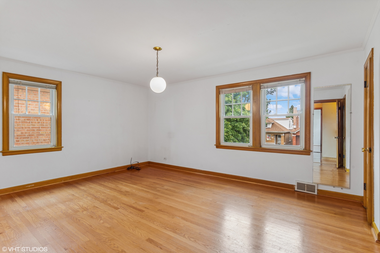 5705 W Pensacola Avenue