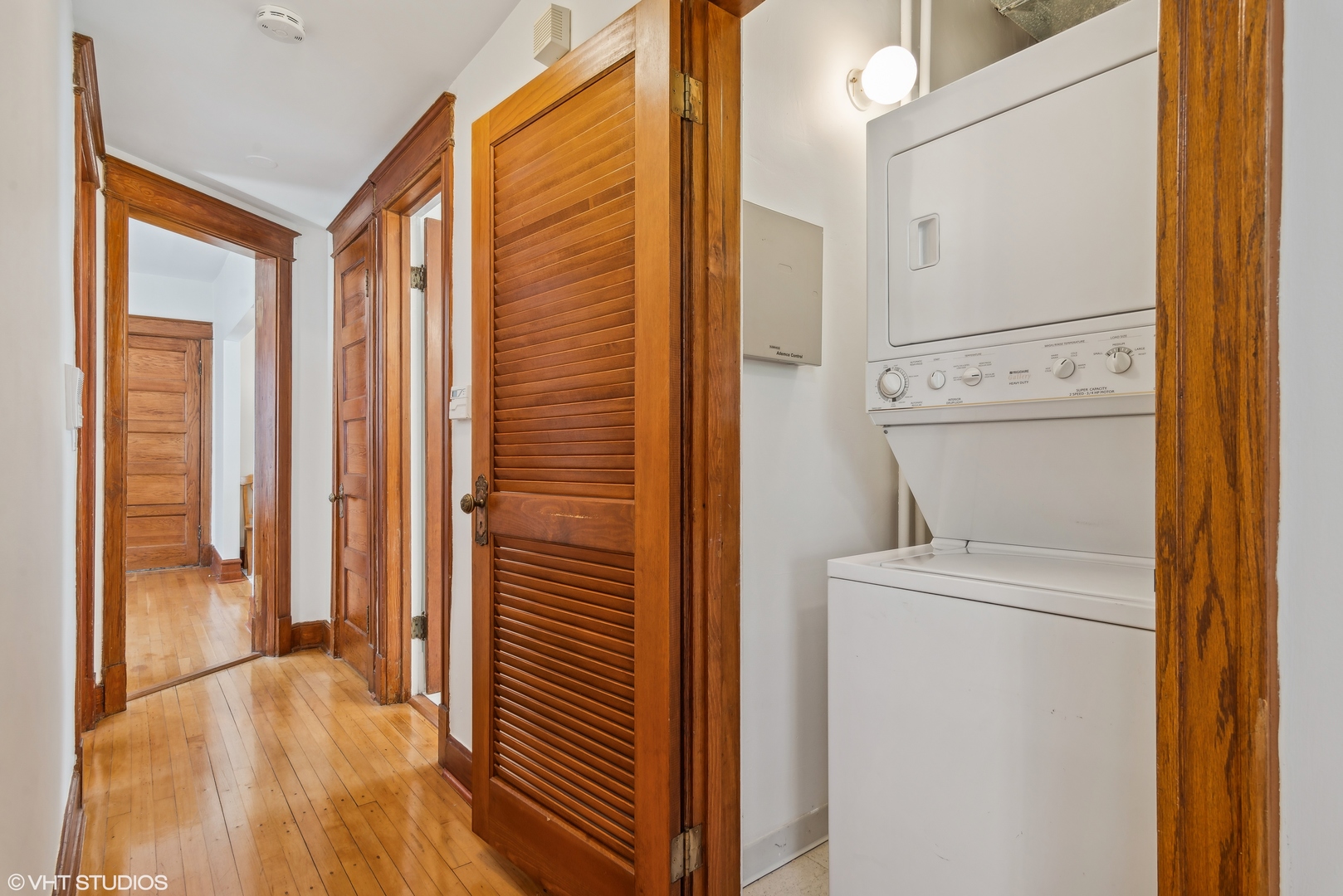 3146 W Medill Avenue Unit: 2E