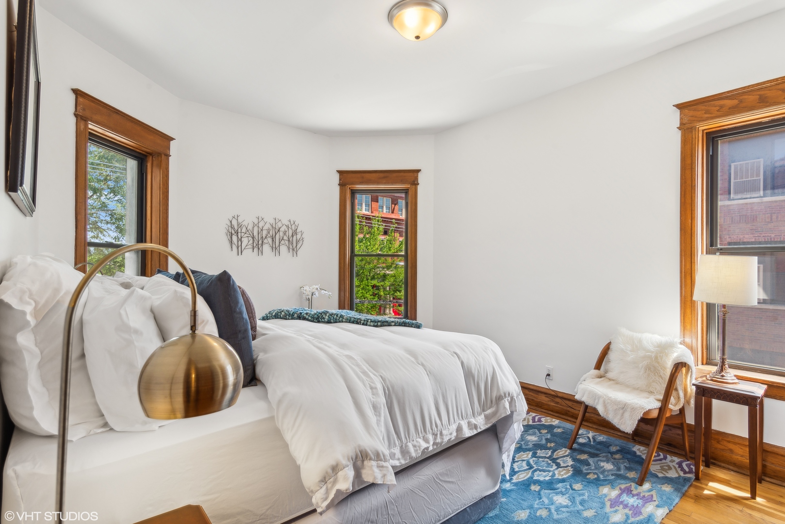 3146 W Medill Avenue Unit: 2E