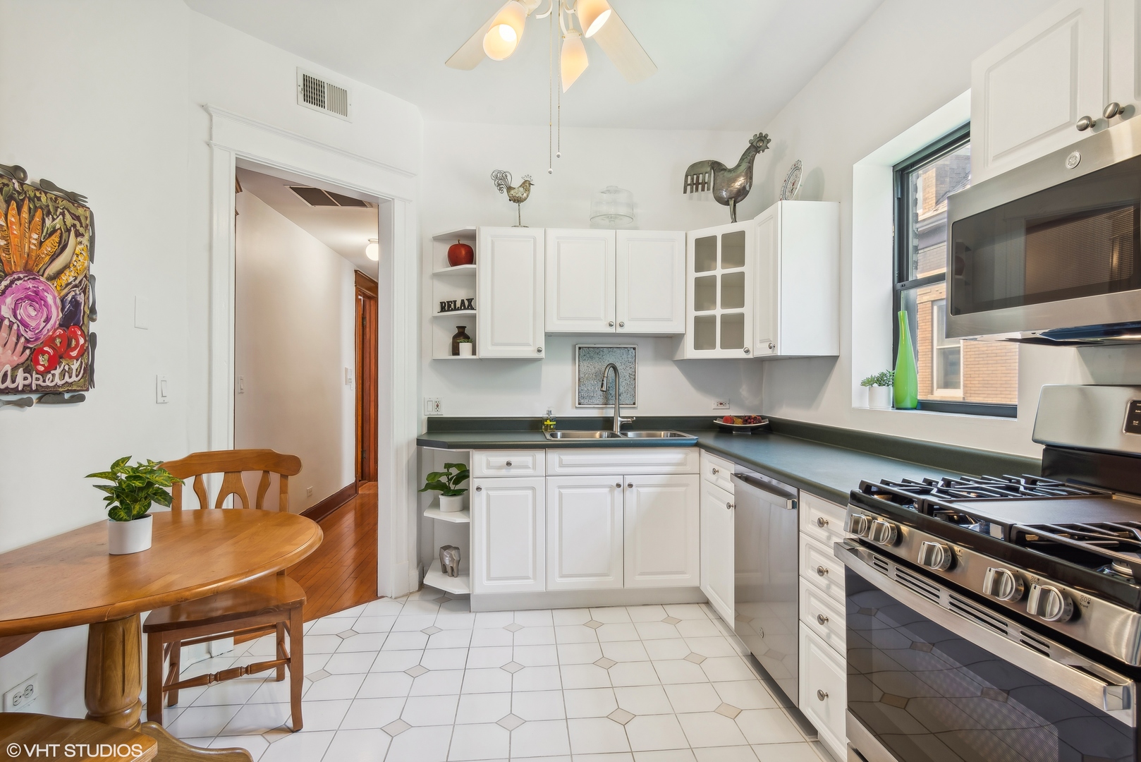 3146 W Medill Avenue Unit: 2E