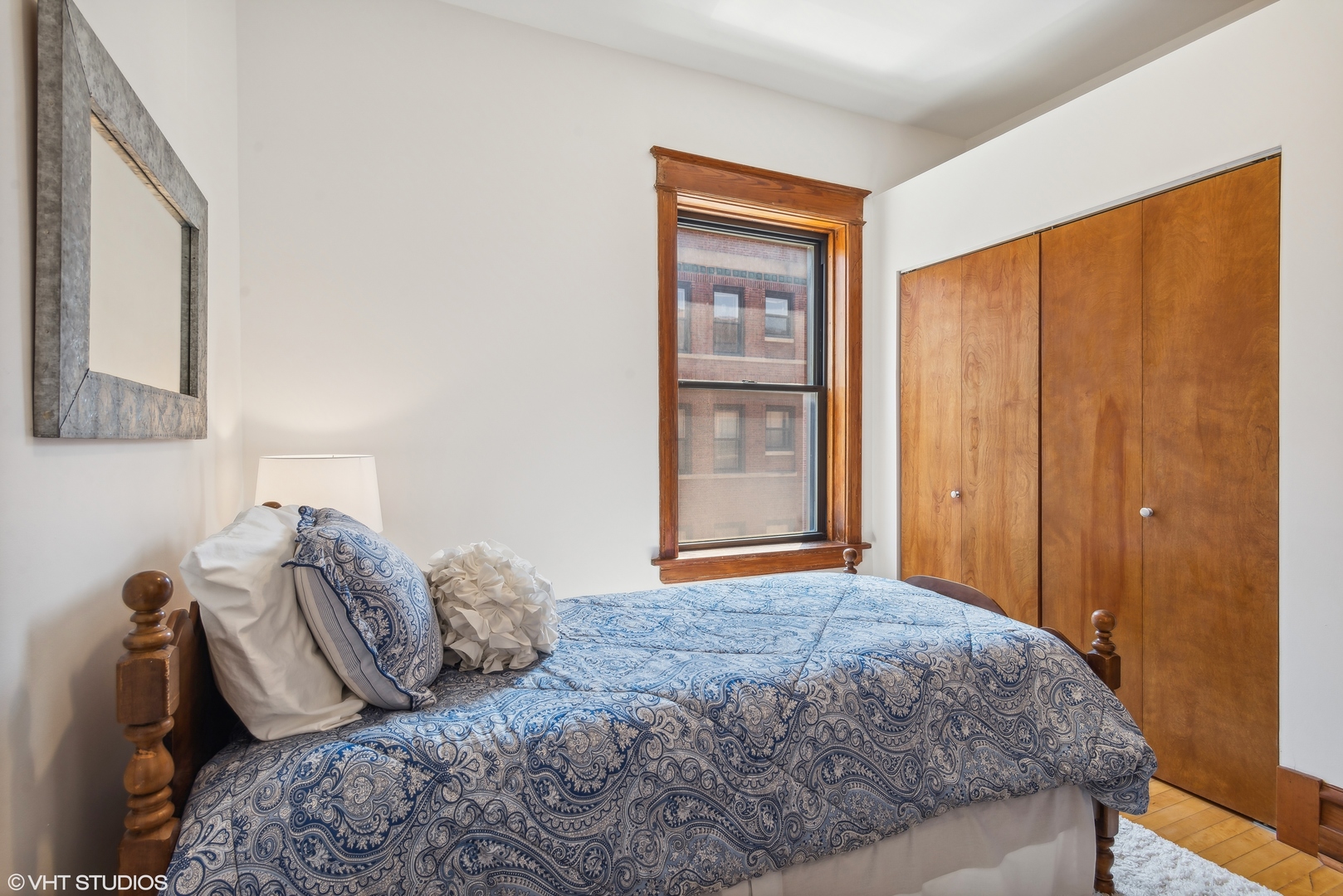 3146 W Medill Avenue Unit: 2E