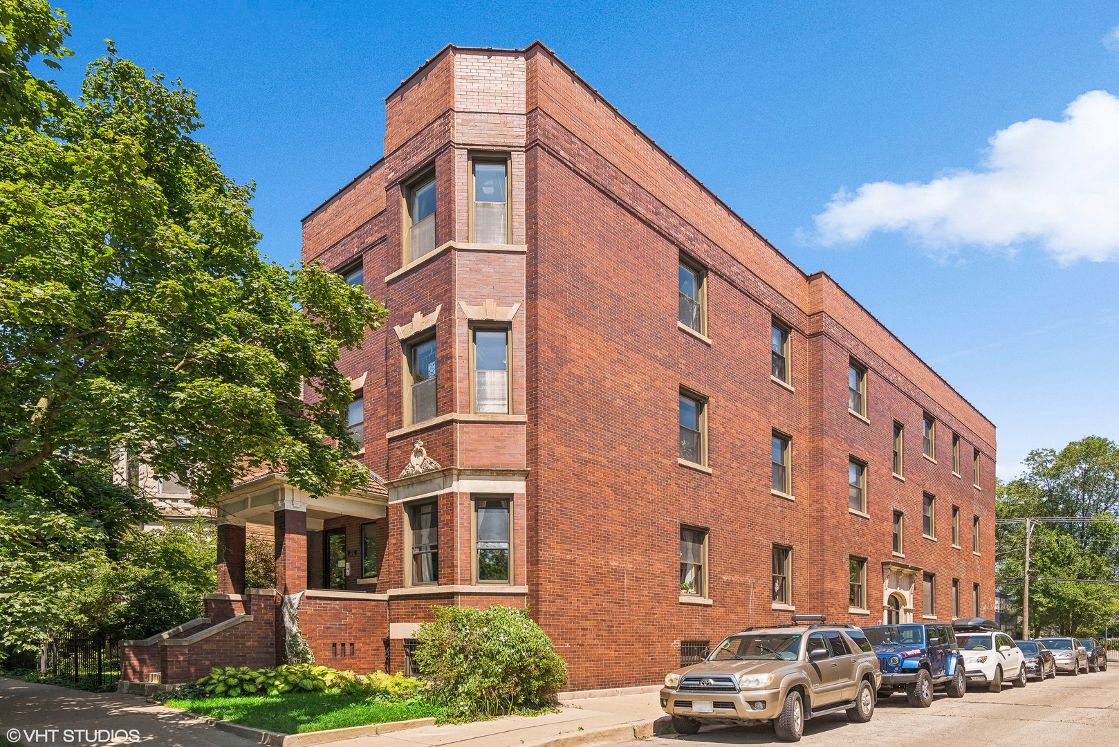 3146 W Medill Avenue Unit: 2E
