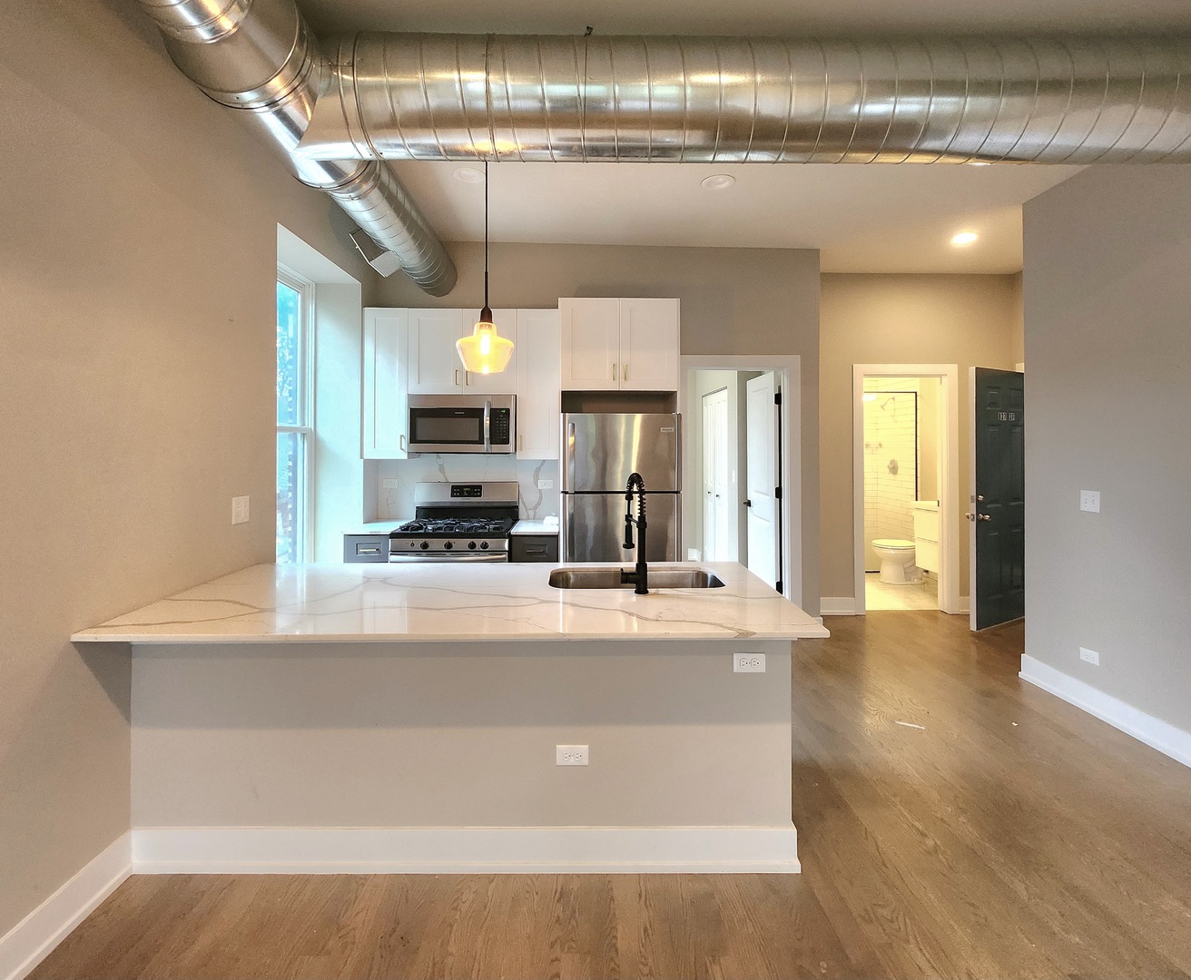 837 N Wolcott Avenue Unit: 3F