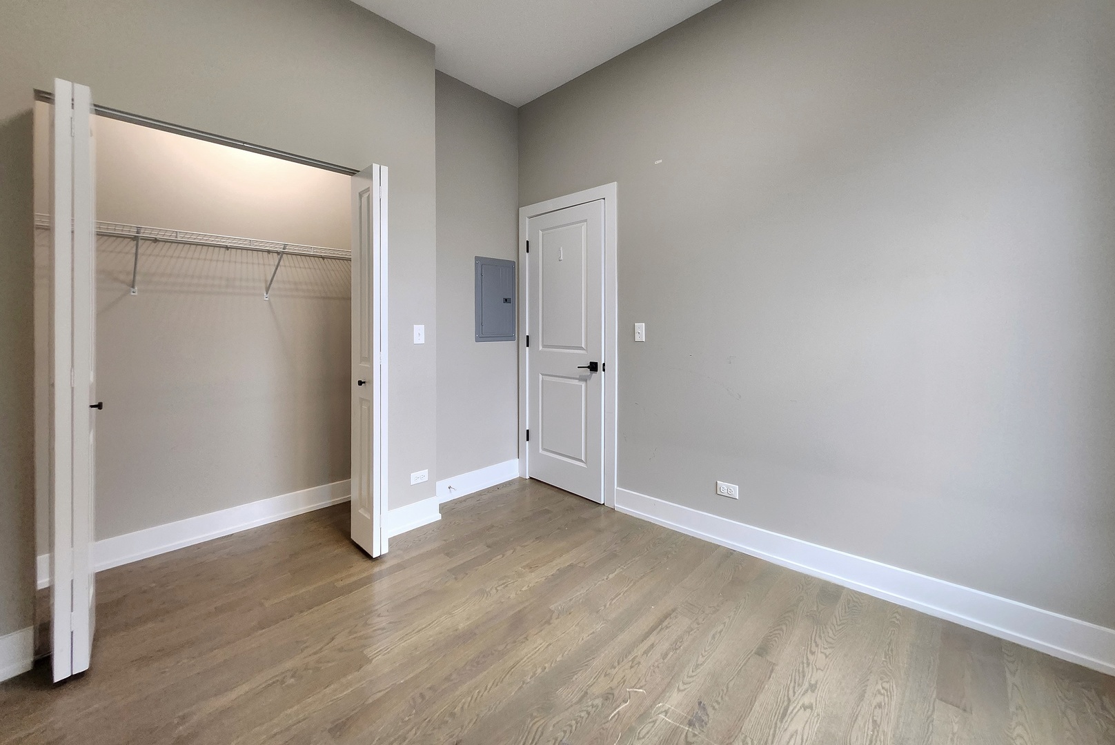 837 N Wolcott Avenue Unit: 3F