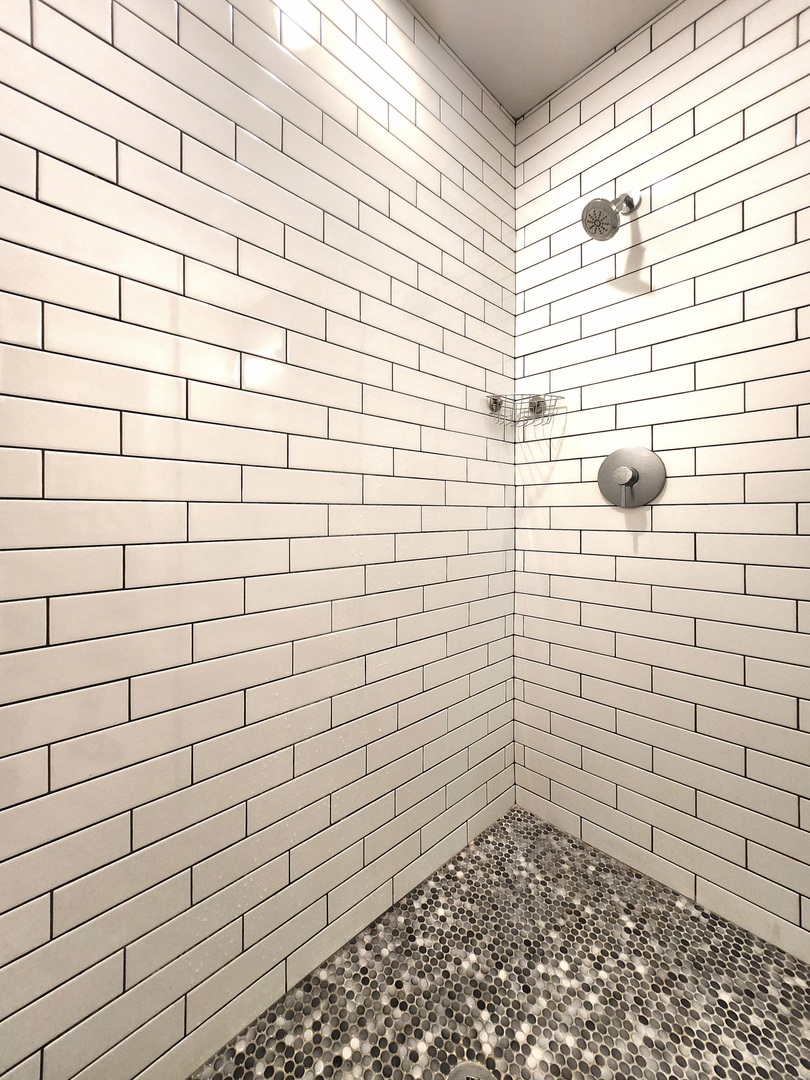 837 N Wolcott Avenue Unit: 3F