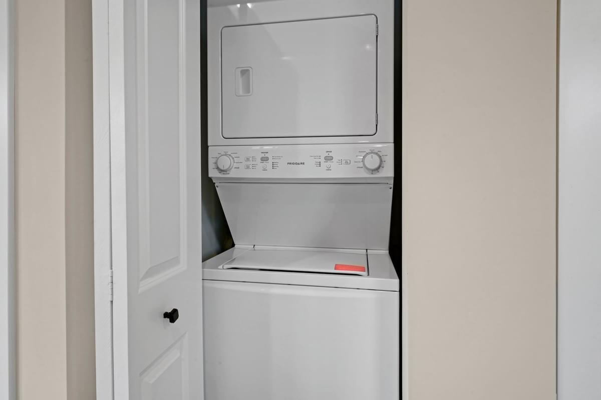 837 N Wolcott Avenue Unit: 3F