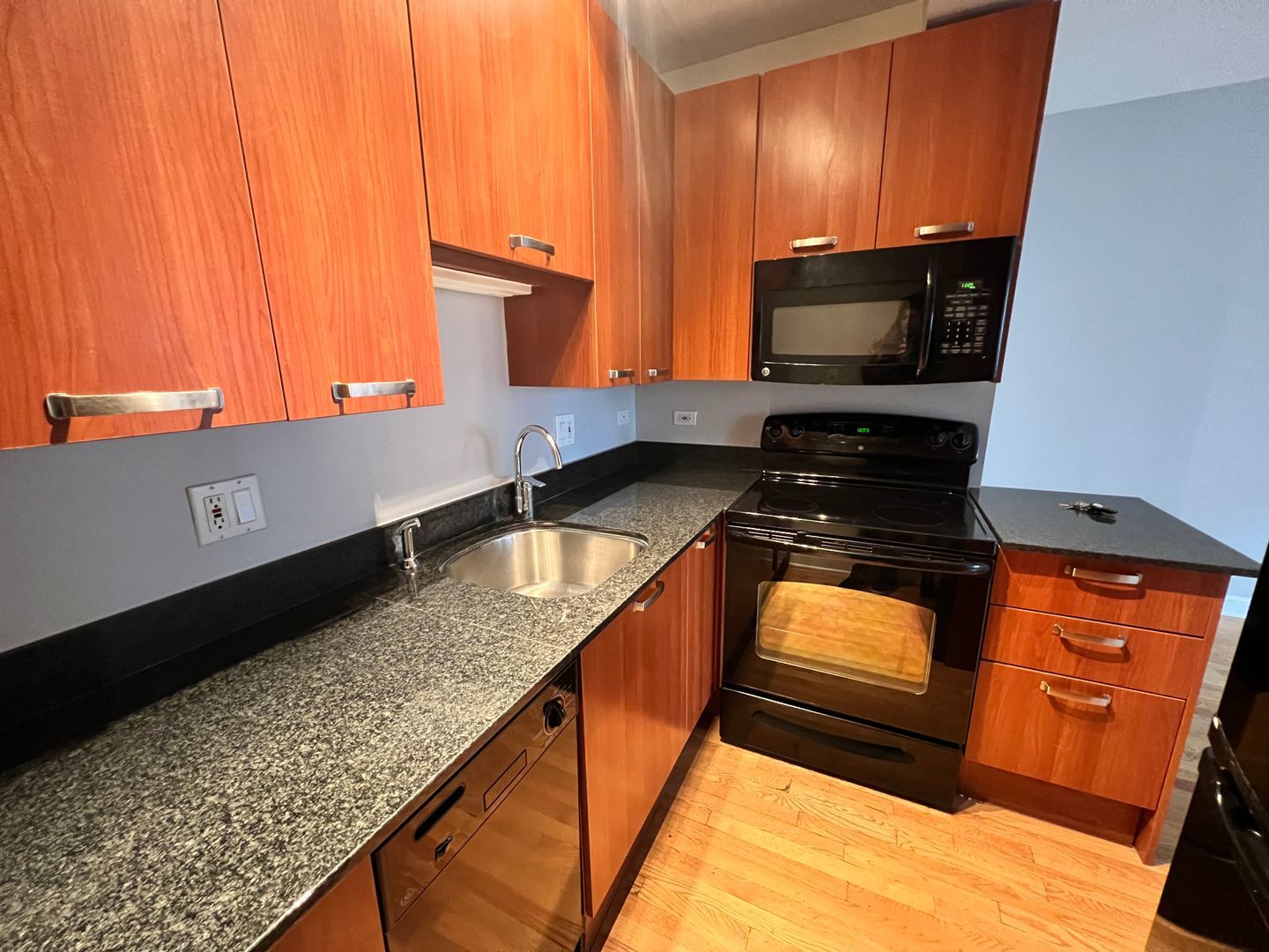 732 W Bittersweet Place Unit: 805