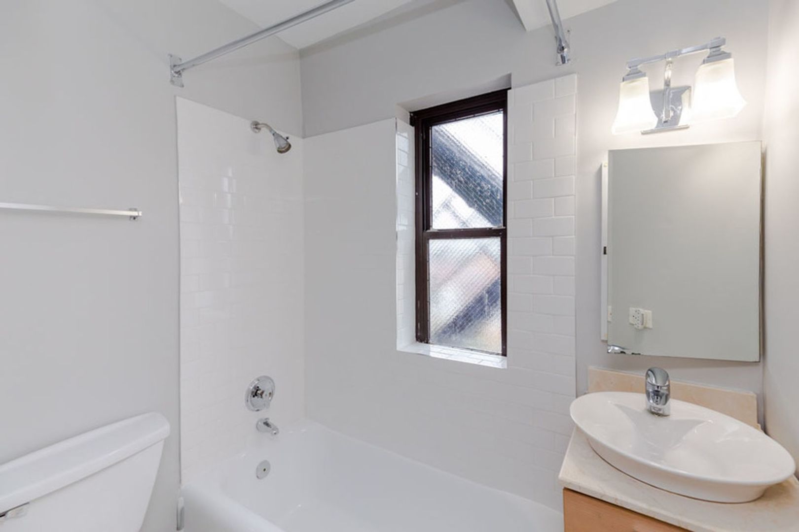732 W Bittersweet Place Unit: 805