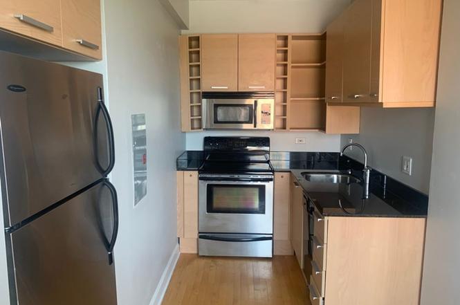 732 W Bittersweet Place Unit: 805