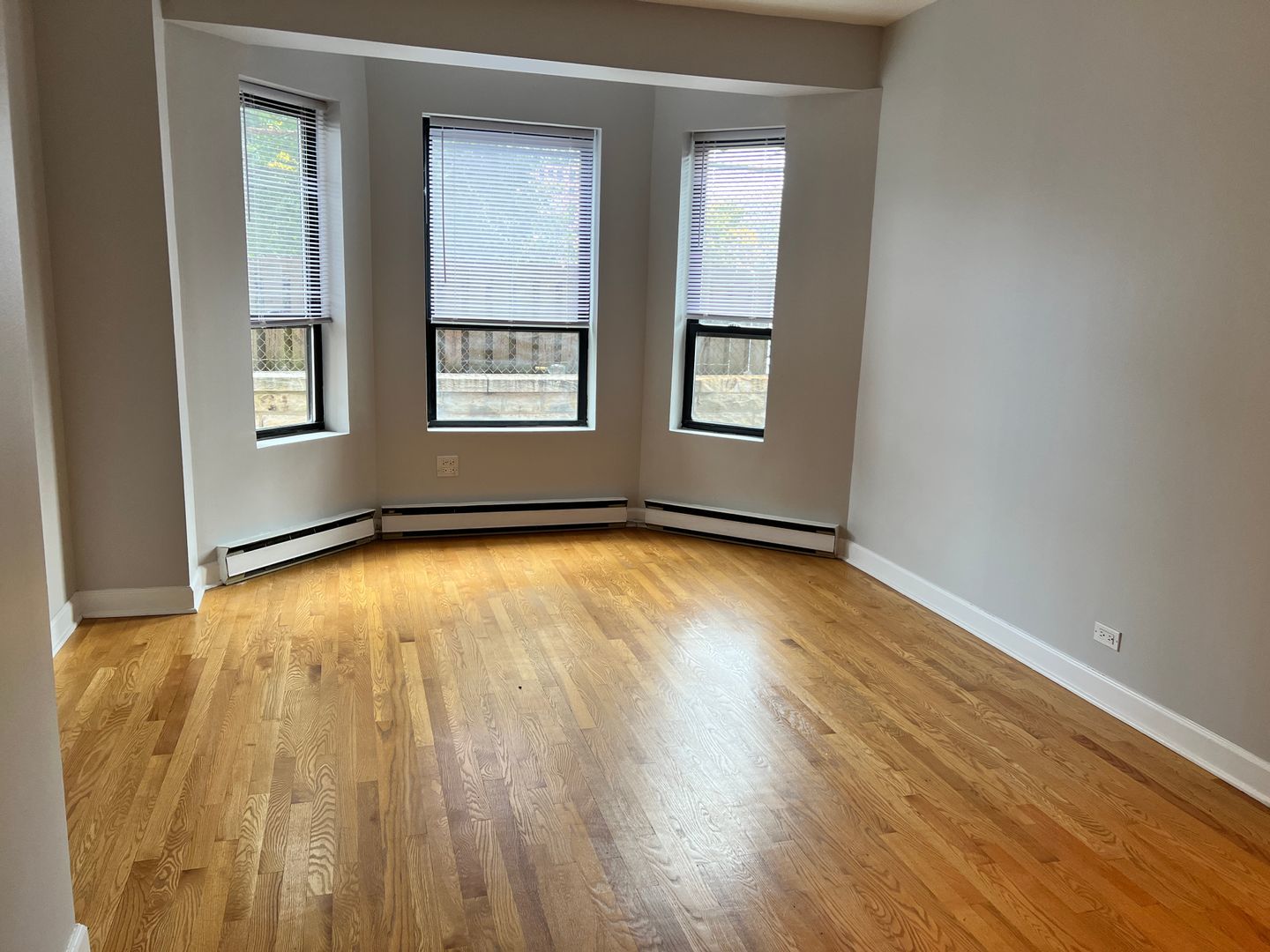 732 W Bittersweet Place Unit: 805