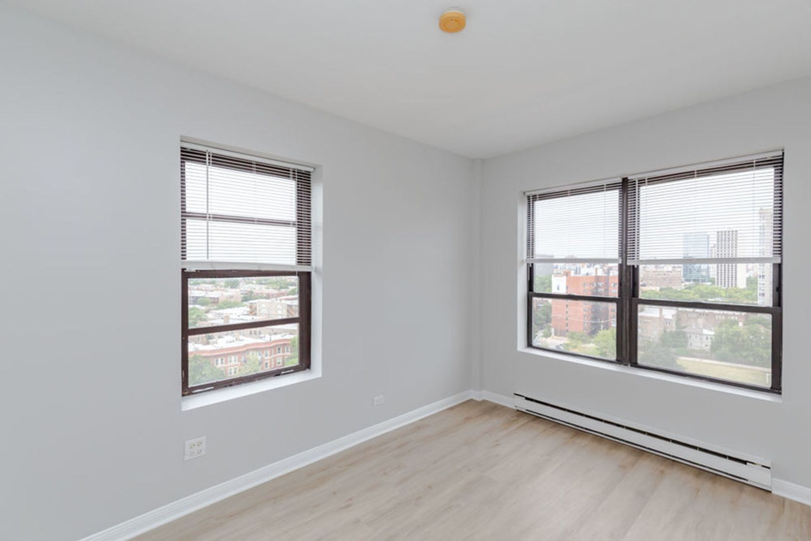 732 W Bittersweet Place Unit: 807