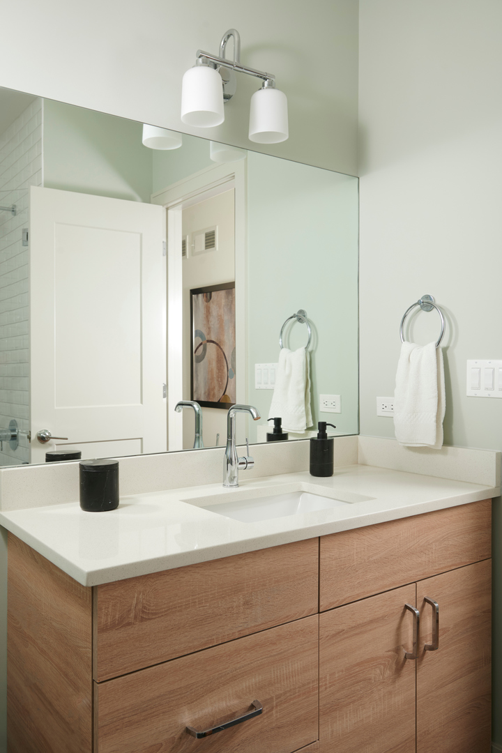 3828 N Racine Avenue Unit: 3