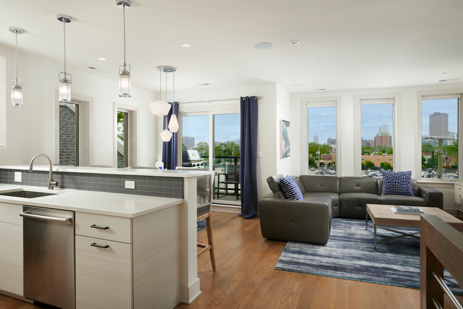 3828 N Racine Avenue Unit: 3