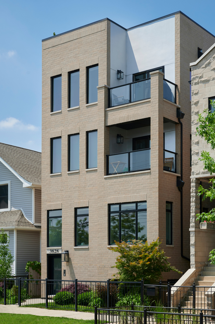 3828 N Racine Avenue Unit: 3