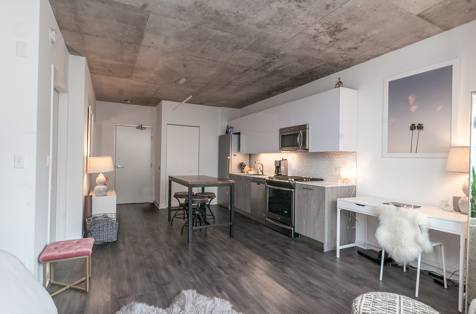 1714 W Roscoe Street Unit: 403