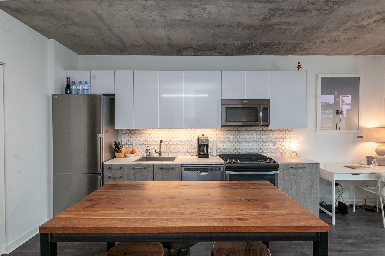 1714 W Roscoe Street Unit: 403